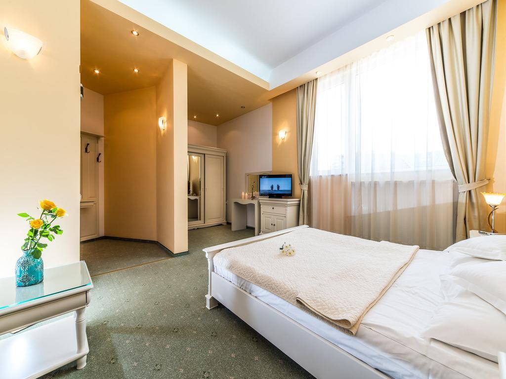 Hotel Opal Cluj-Napoca Exterior foto